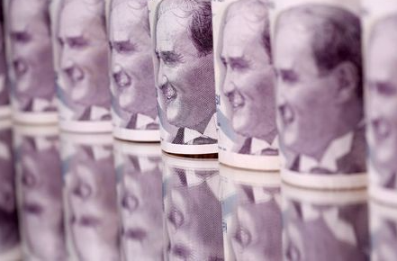 FILE PHOTO: Turkish lira banknotes are seen in this illustration taken January 6, 2020. REUTERS/Dado Ruvic/Illustration/File Photo