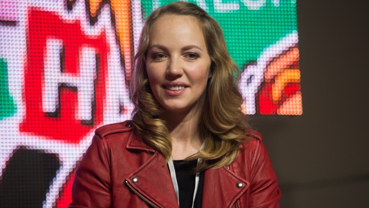 Уколова пожаловалась на отвратительное поведение Галины Боб на съемках «Деффчонок» Уколова пожаловалась на отвратительное поведение Галины Боб на съемках «Деффчонок» Шоу-бизнес