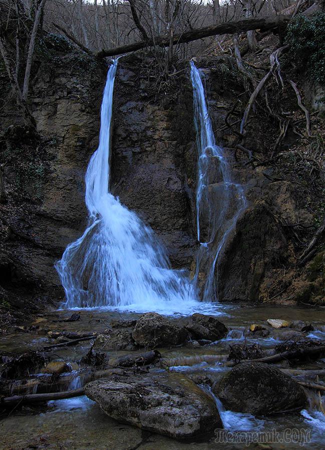 Водопады Крыма, гейзер Джурла, позже, всегда, водопадом, водопада,    Есть, Гейзер, падает, которую, промоине, благодаря, получил, ущелья, является, отражается, известным, самым, большинстве, водопадов, каскадом