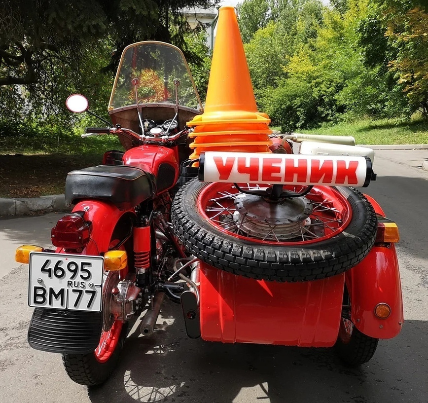 Советский учебный мотоцикл Днепр МТ10 с дублирующим управлением в коляске Марки и модели,мотоцикл Днепр МТ10,ретро