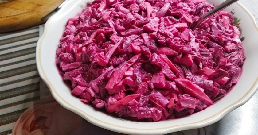 Салат «Розовый фламинго» со свеклой салат, будет, крупной, Такой, закуску, использовать, «Розовый, твердый, очень, салата, столе, можно, свеклой, Очищаем, теркеОчищаем, Натираем, палочки, ингредиенты, сырСмешиваем, мягкости