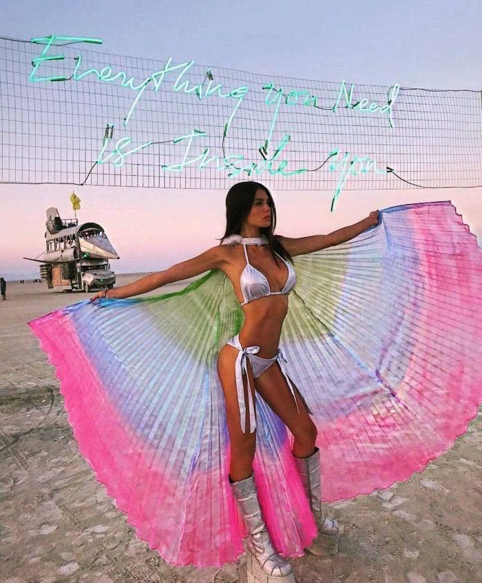 Красивейшие девушки на Burning Man 2018