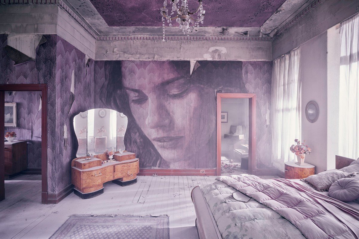 Уличный художник превратил заброшенный особняк в арт-инсталляцию Уличный художник превратил заброшенный особняк в арт-инсталляцию Австралия