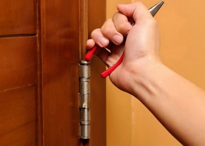 Копеечное средство от скрипа дверных петель, которое можно найти в шкафчике на кухне двери,дверные петли,полезные советы,смазка