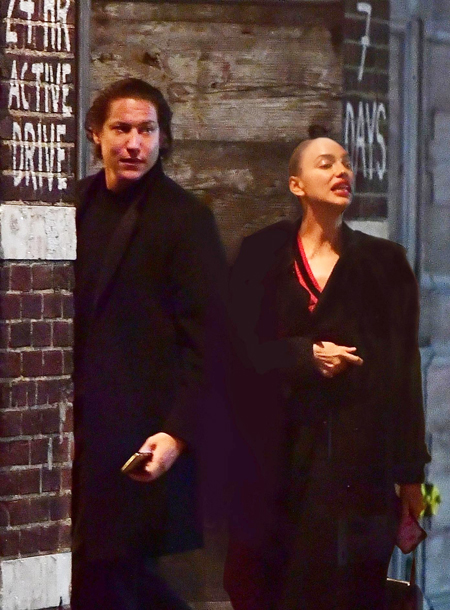 Знакомство с мамой и прогулки под луной: как развивается роман Ирины Шейк и Вито Шнабеля Знакомство с мамой и прогулки под луной: как развивается роман Ирины Шейк и Вито Шнабеля Звезды,Звездные пары