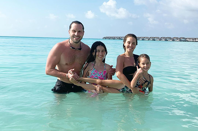 Александр и Анжелика Ревва сыграли свадьбу в четвертый раз Александр и Анжелика Ревва сыграли свадьбу в четвертый раз Звездные пары