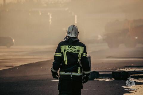 Горят строительные материалы: о пожаре в Сириусе рассказали в МЧС по Краснодарскому краю