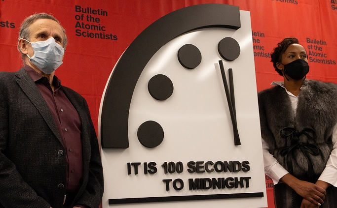 Часы Судного дня остановились на отметке в сто секунд до полуночи