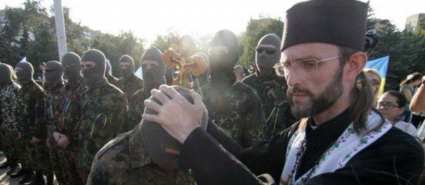 Украину погружают в религиозную гражданскую войну