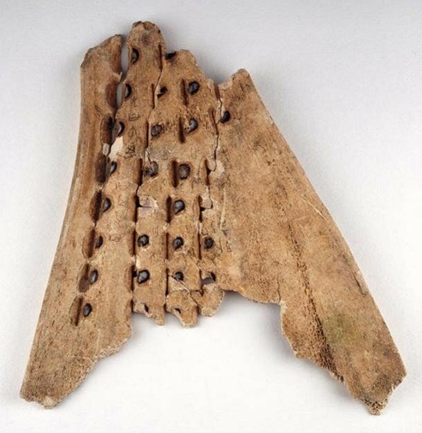 Этот Артефакт нашли в Мусоре. Ему 3000 лет