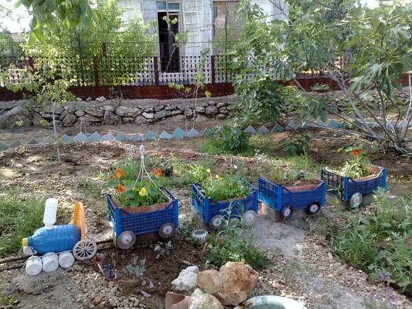 Идеи из обыкновенного пластикового ящика Идеи из обыкновенного пластикового ящика для дома и дачи,новая жизнь старых вещей