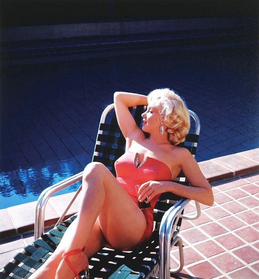 Пляжная мода 50-х и 60-х годов: купальники знаменитых красавиц Пляжная мода 50-х и 60-х годов: купальники знаменитых красавиц