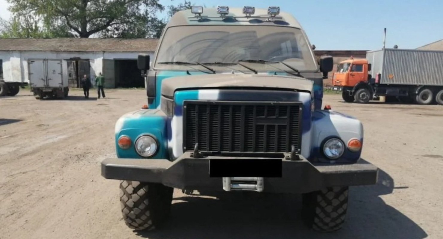 Советский грузовик скрестили с японским автобусом