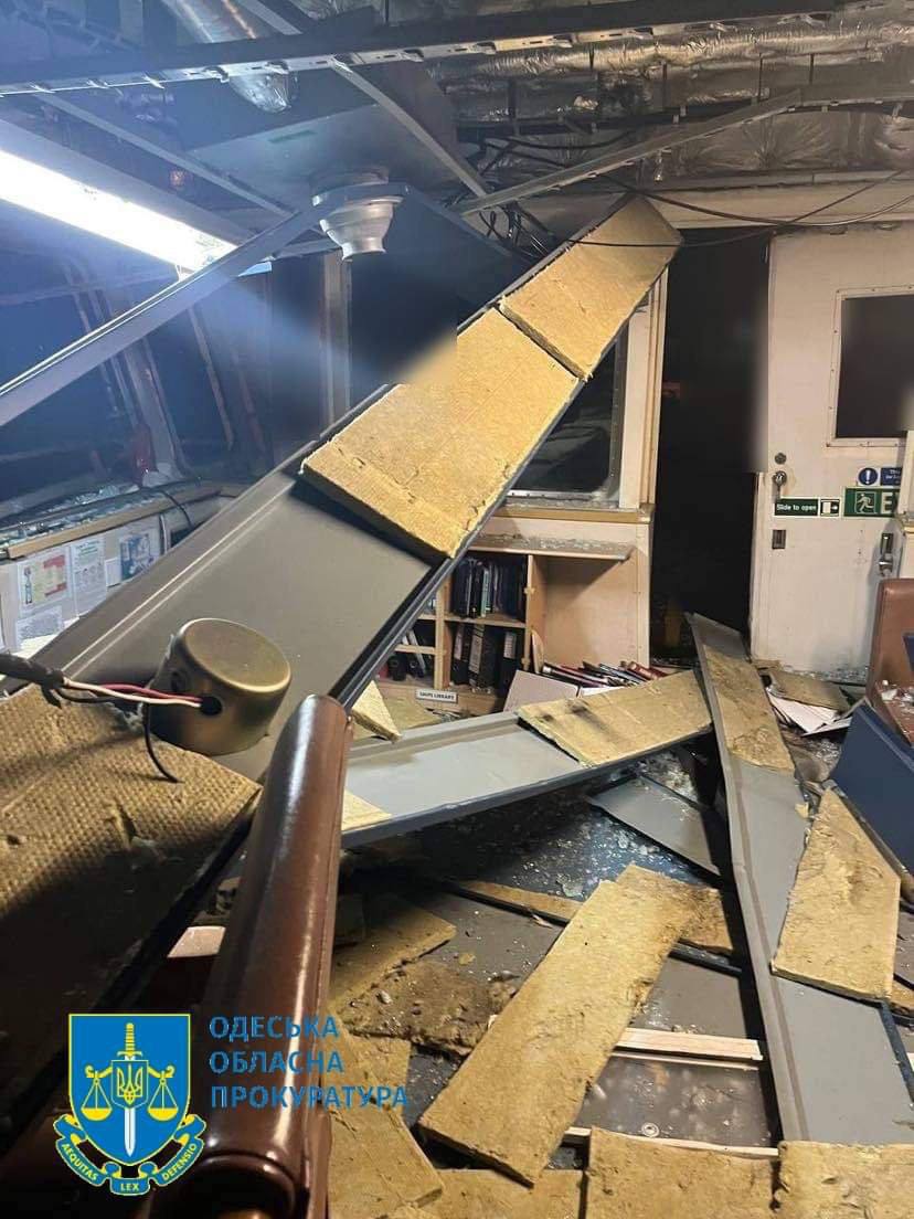 Взорвалось судно, которое шло «теневым» «зерновым коридором» г,Москва [1405113],респ,Крым [1434425],украина