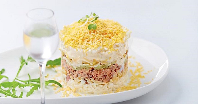 Салат «Мимоза» с горбушей - простые и вкусные рецепты красивой закуски
