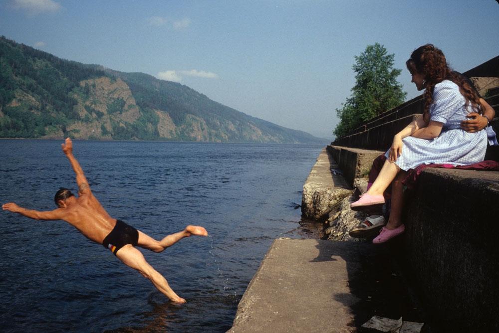 Россия 90-ых в фотографиях французского фотожурналиста Жан-Поля Гийото