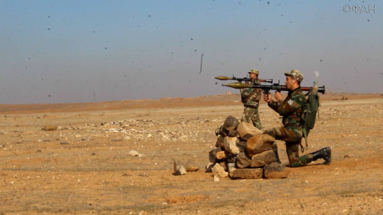 Российские военные советники и силы САА провели учения на юге провинции Дамаск Весь мир