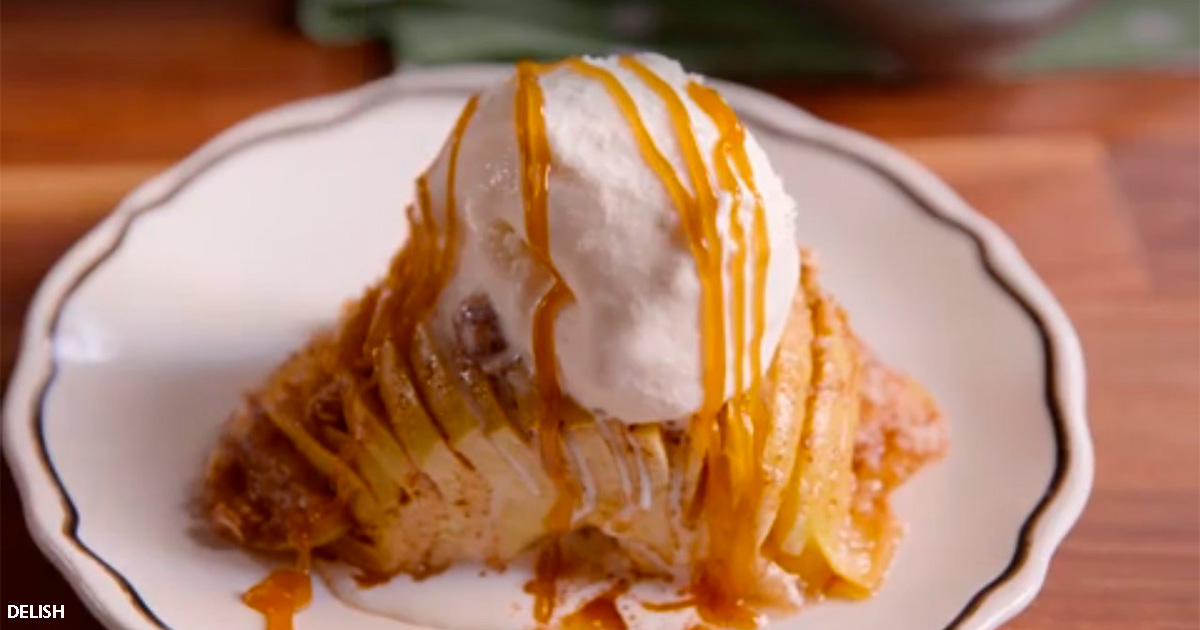 Хрустящий яблочный пирог с мороженым: срочно записывайте рецепт десерты,кулинария,сладкая выпечка