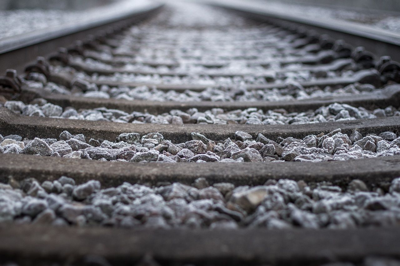 Молодая мать погибла под колесами поезда в новогоднюю ночь на Урале