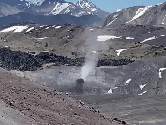 Редкое явление на горе Эльбрус попало на видео
