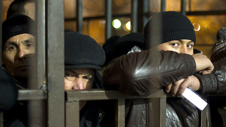 Мигранты в Москве толпой победили полицию. Генералы начали зачистку