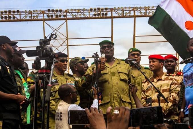 У военной интервенции ЭКОВАС в Нигер нет никаких шансов Страны Экономического сообщества стран Западной Африки (ЭКОВАС) отложили военную интервенцию в Нигер, где был свергнут прозападный президент,...-3