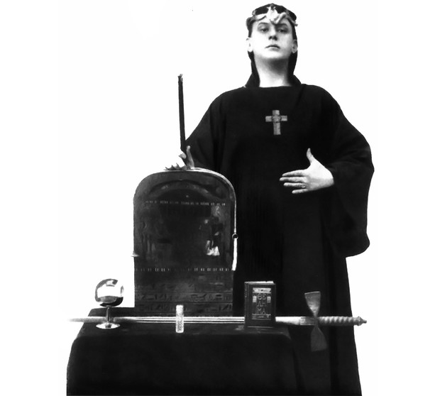 8 странных фактов о мистере Алистере Кроули 8 странных фактов о мистере Алистере Кроули