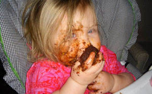 10+ Hilarious Tweets From Exasperated Parents Trying To Feed Their Kids At Mealtime