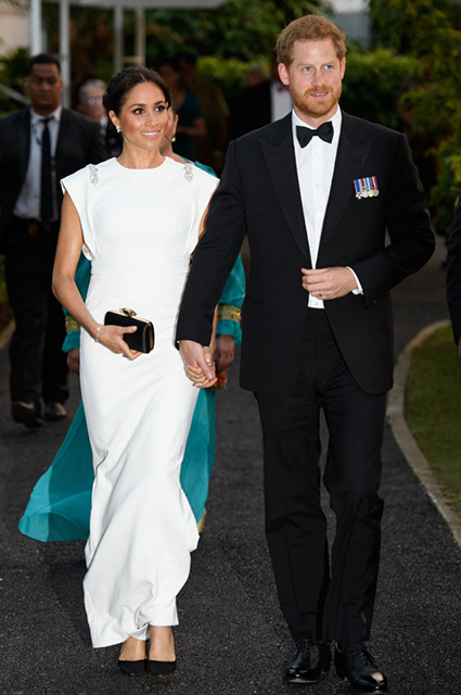 Меган Маркл и принц Гарри в вечерних нарядах посетили торжественный прием в резиденции короля Тонга монархии, меган маркл