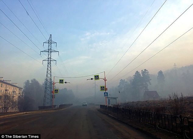 Ситуация в городе нормализовалась, но густой смог опустился на Красноярск Железногорск, лес, пожар