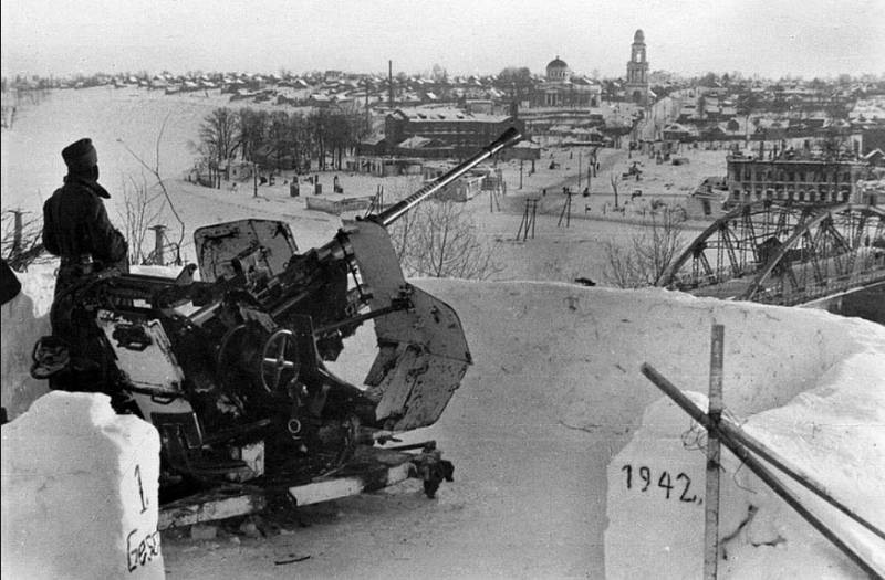 Послевоенное использование немецких 37-мм автоматических зенитных орудий Послевоенное использование немецких 37-мм автоматических зенитных орудий оружие