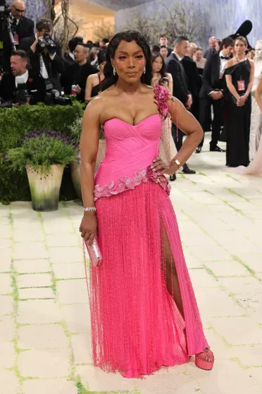 13 неудачных образов Met Gala: Хайди Клум в образе статуи, Хейли Бибер в золоте и 
