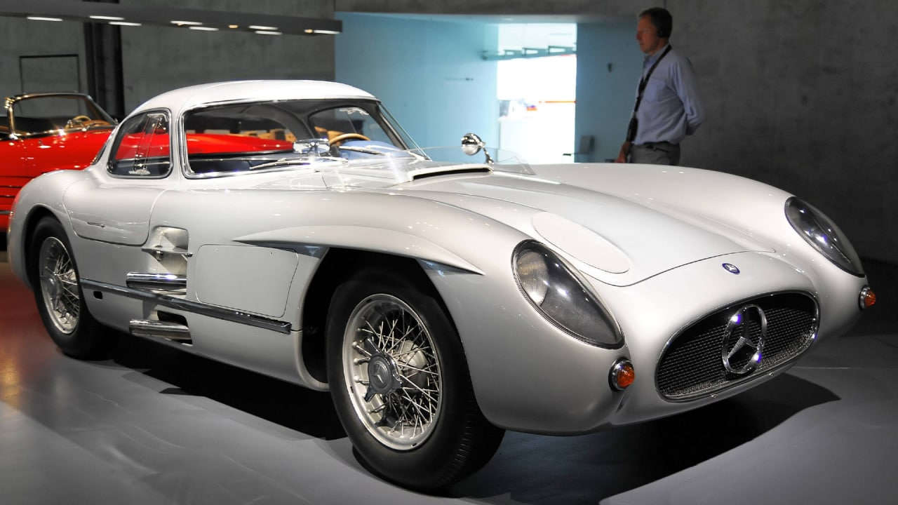 Mercedes-Benz продал на секретном аукционе спорткар за 135 млн евро