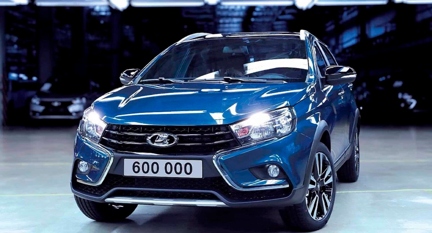 АвтоВАЗ выпустил юбилейную 600-тысячную Lada Vesta АвтоВАЗ выпустил юбилейную 600-тысячную Lada Vesta Автомобили