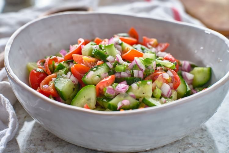20 идеальных салатов к шашлыку