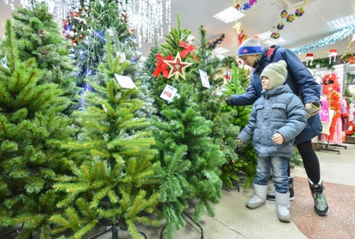 Искусственная ель - отличная альтернатива живому дереву