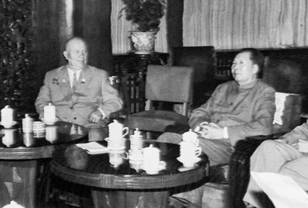 Никита Хрущев и Мао Цзэдун