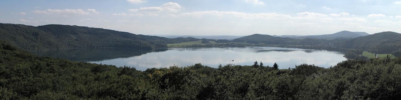 Озеро Лаахер-Зе