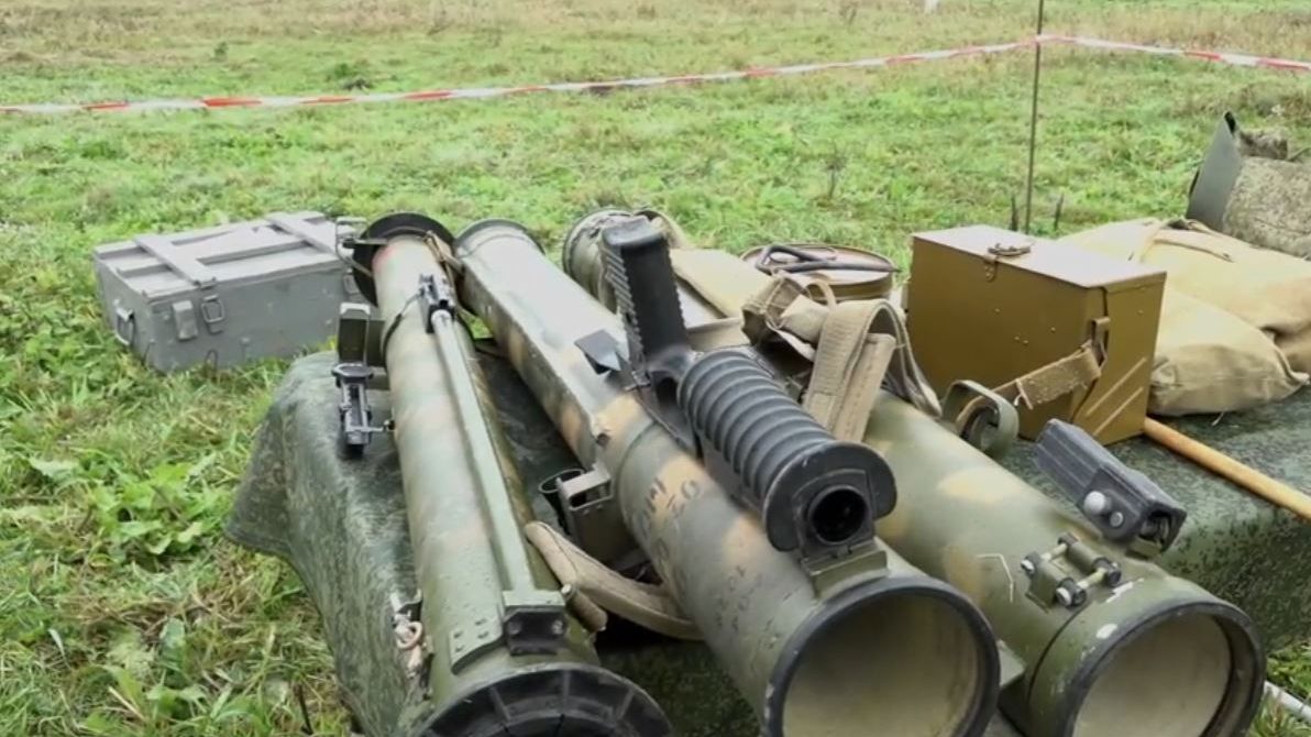 Мобилизованные из Новосибирской области учатся уничтожать бронетехнику в ближнем бою