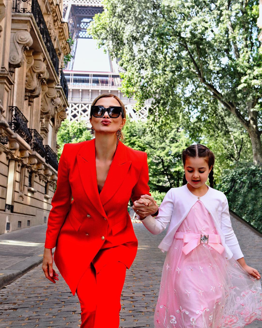 Итальянская гламурная бабушка продолжает радовать своих поклонников новыми образами Итальянская гламурная бабушка продолжает радовать своих поклонников новыми образами