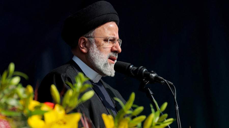 Лавров в резиденции посла Ирана почтил память погибшего президента Раиси
