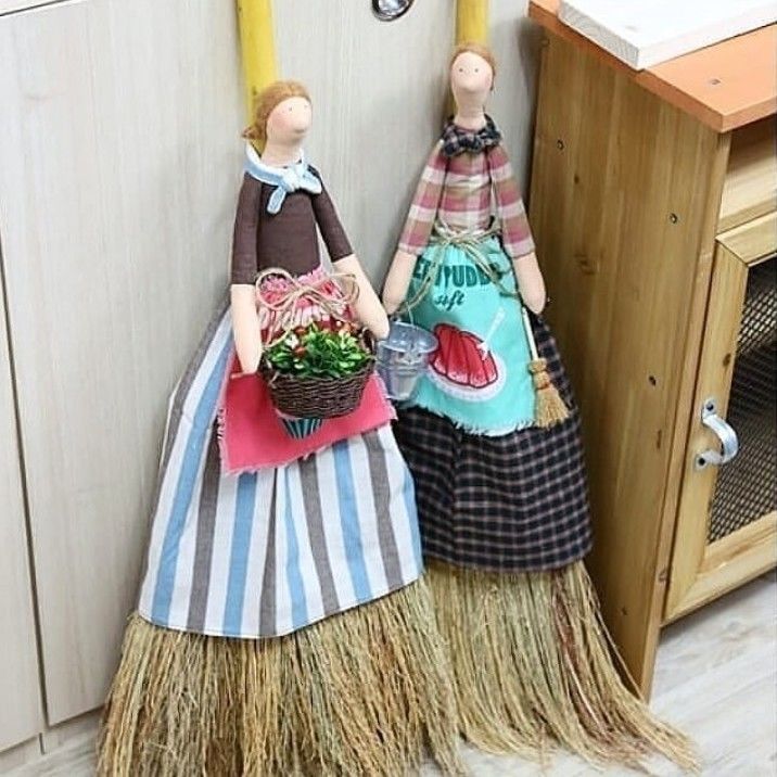 Как украсить веник для подметания пола: идеи