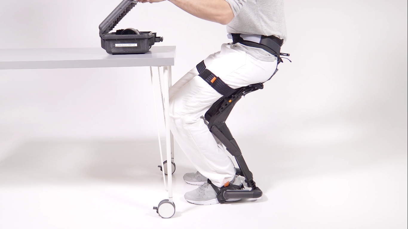 Швейцарская компания Noonee анонсировала шагающий стул Chairless Chair 2.0 Chairless, стула, Chair, шагающего, версия, также, Noonee, механизм, экзоскелет, первой, стартапа, время, пользователя, производительность, Xcelerator, работать, шагающий, нескольких, метра, сотрудников