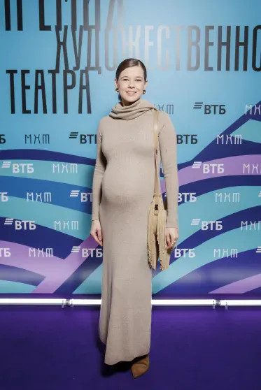 Константин Хабенский, Александр Петров с женой, Светлана Бондарчук посетили премию МХТ дочерью, Апексимова, Александр, Виктория, Дарьей, театра, Светлана, Сигалова, Ирина, женой, ПетровыАлександр, Художественного, Анной, молодых, АндрееваКристина, ТолстаяМария, ВайнбергСтася, Михаил, дарованийФото, Меськова