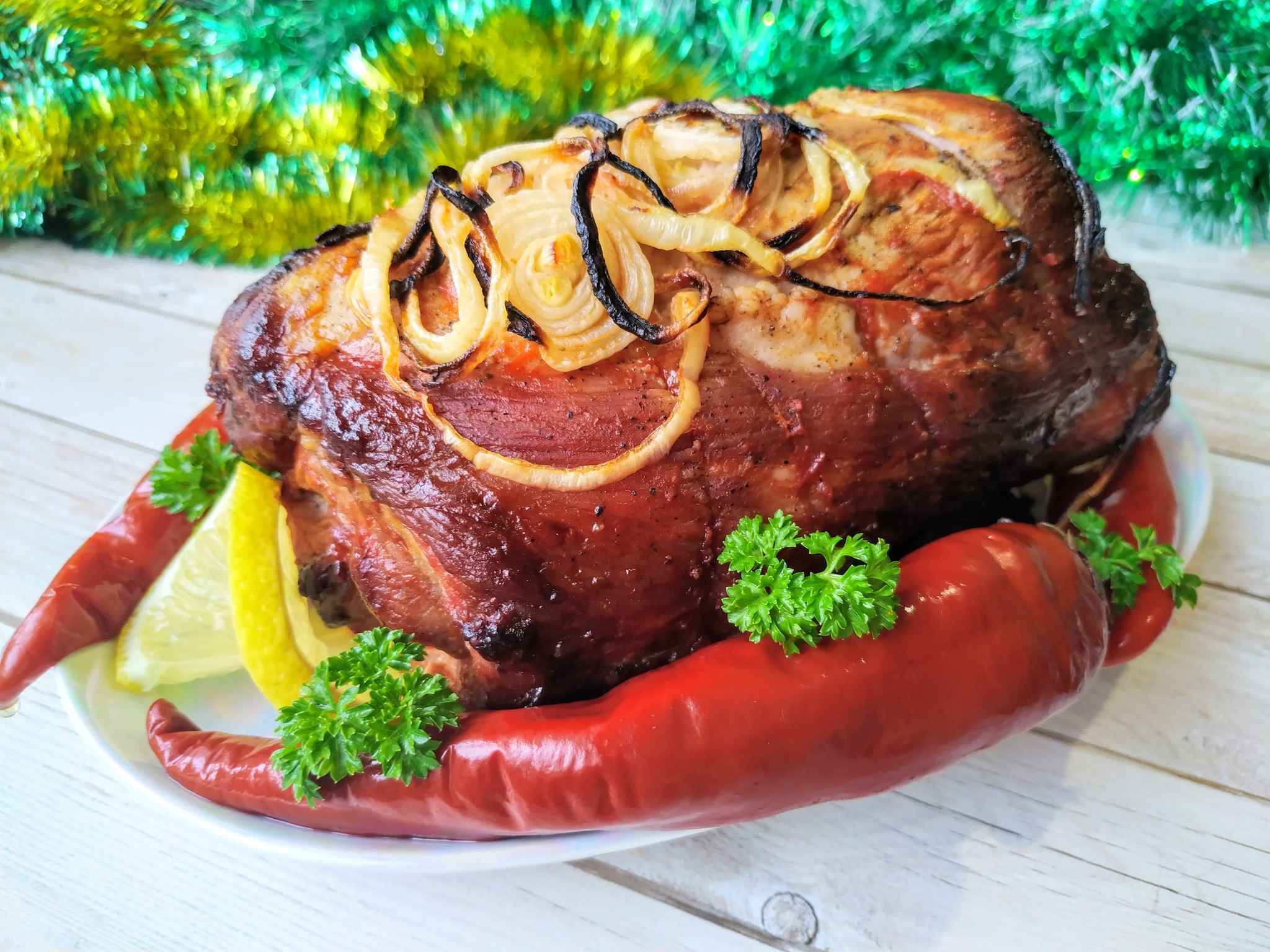 Мясо в духовке или любимый мясной рулет на праздничный стол 
