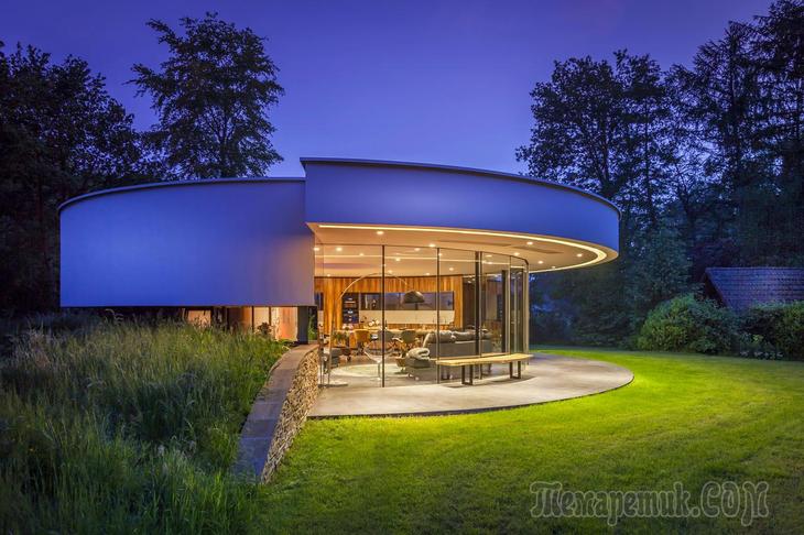 Небольшой дом для двоих, не считая собак