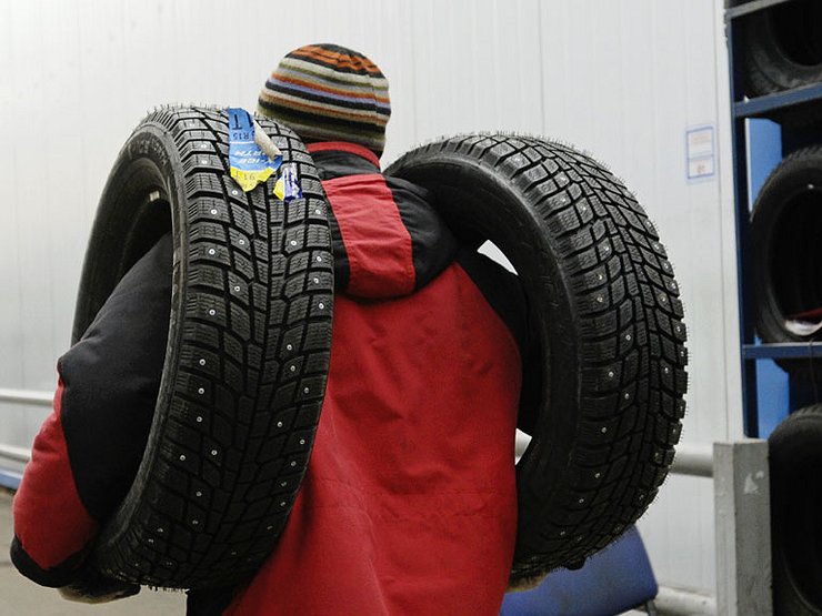 Для водителей придумали новый «налог на шины»: государство продолжает обирать автовладельцев