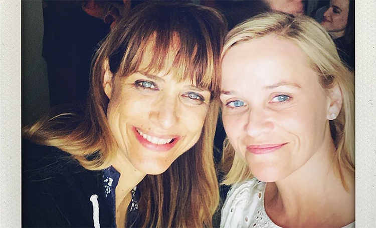 Риз Уизерспун шокирована внезапной смертью режиссера сериалов "И повсюду тлеют пожары", "Утреннее шоу" Линн Шелтон