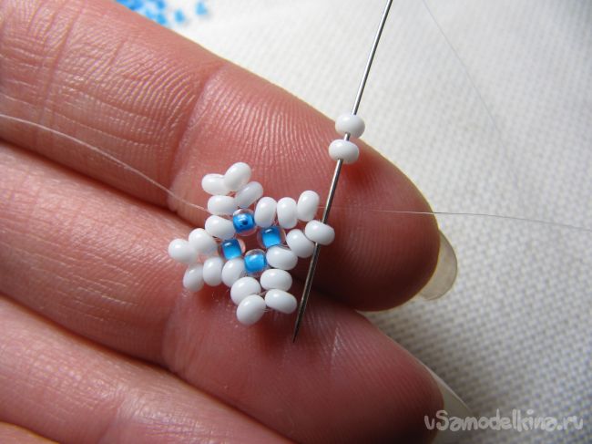 Браслет из бисера «Снежная королева» 