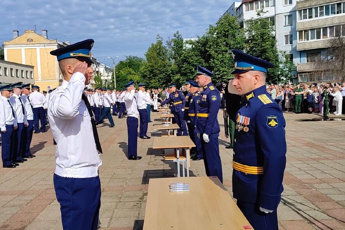 В Военной академии ВКО прошел выпуск молодых офицеров и слушателей